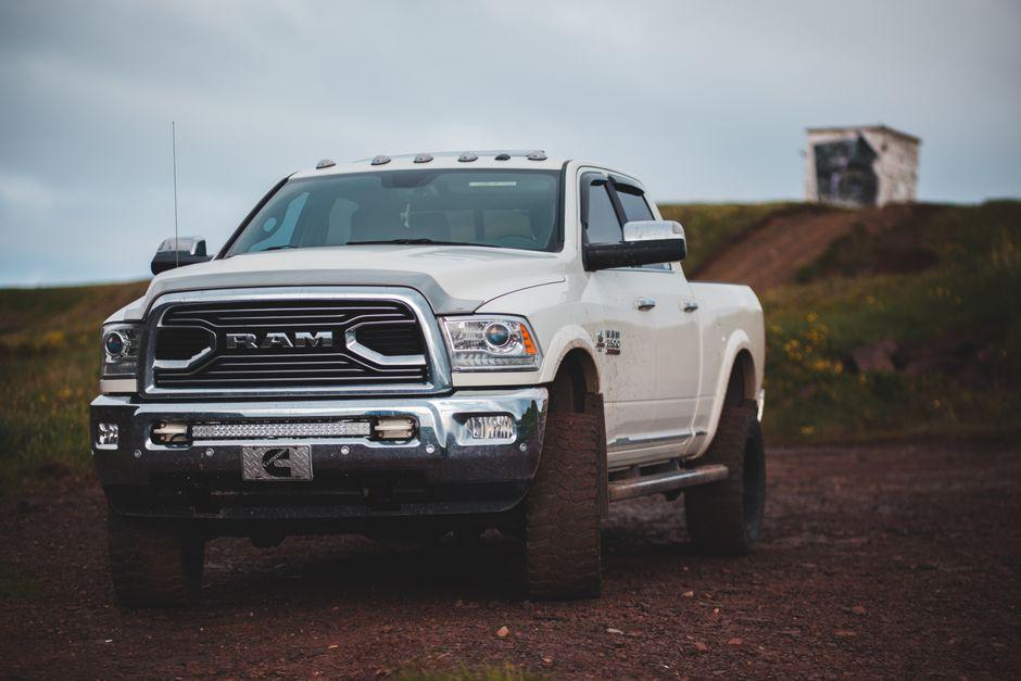 What Is the Best Leveling Kit for Ram 2500? Find Easy Tips for a Smooth Ride